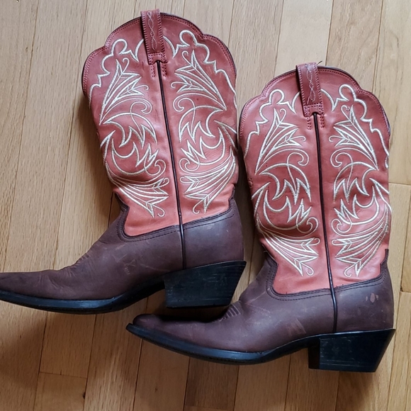 Ariat Shoes - Women's Ariat boot